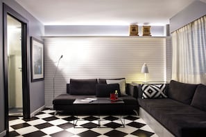 Hochwertige Bettwaren, Minibar, Zimmersafe, individuell dekoriert