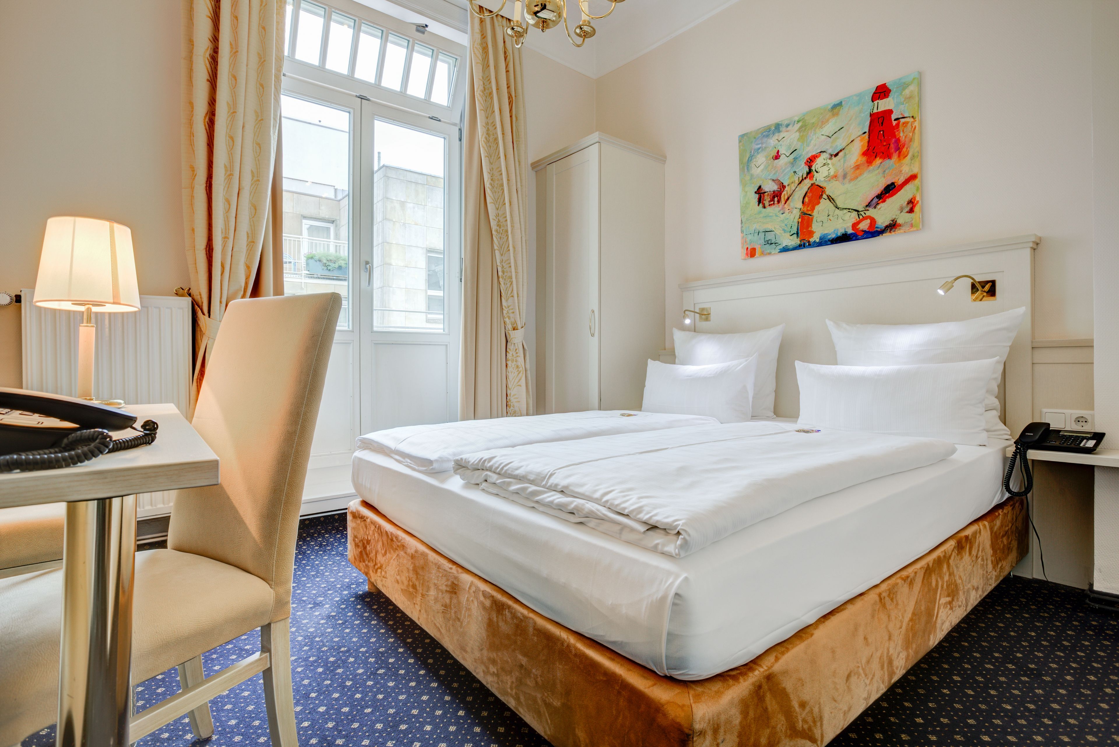 room | hypo-allergenic bedding, in-room safe, desk, iron/ironing board