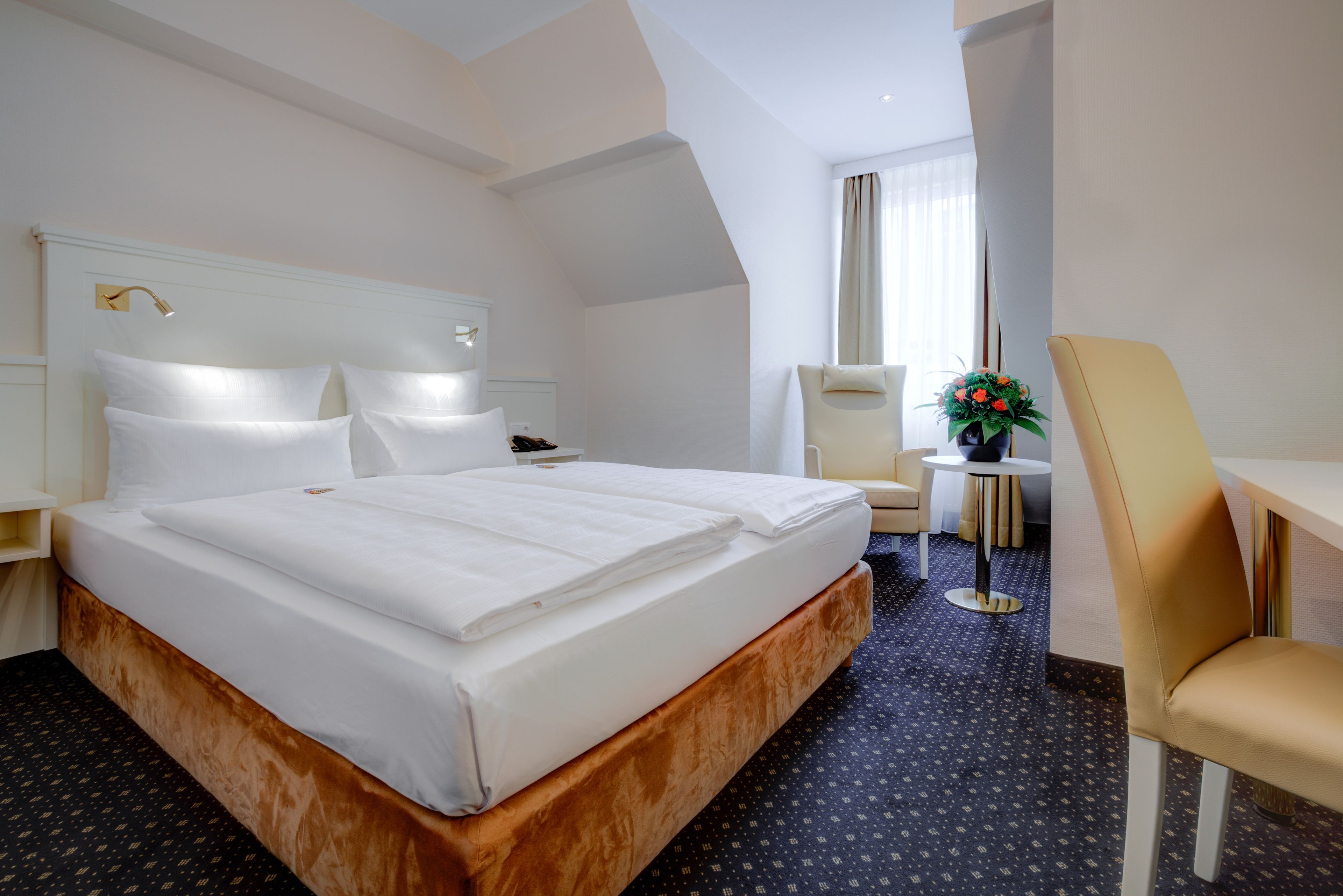 room | hypo-allergenic bedding, in-room safe, desk, iron/ironing board