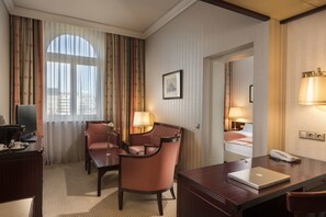 Hypo-allergenic bedding, minibar, in-room safe, desk - Parkhotel Mannheim (Mannheim)