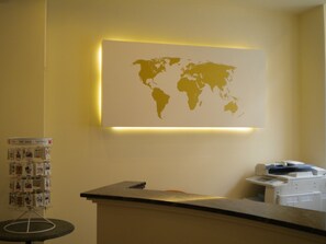 Reception - Hotel Queen Mary (Brussels)