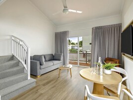 Loft, 1 cama de matrimonio | Minibar, escritorio, espacio para trabajar con un portátil