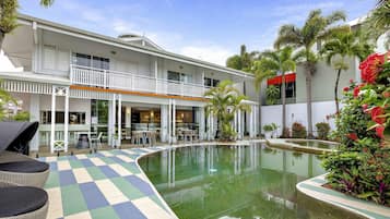 Outdoor pool, pool loungers
