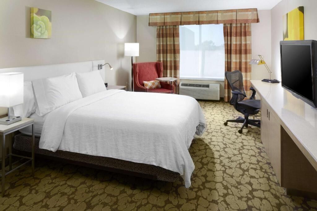 Premium bedding, in-room safe, blackout curtains, iron/ironing board