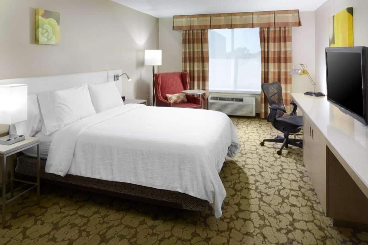 Premium bedding, in-room safe, blackout curtains, iron/ironing board