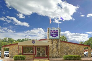 Exterior - Knights Inn Norcross (Norcross)