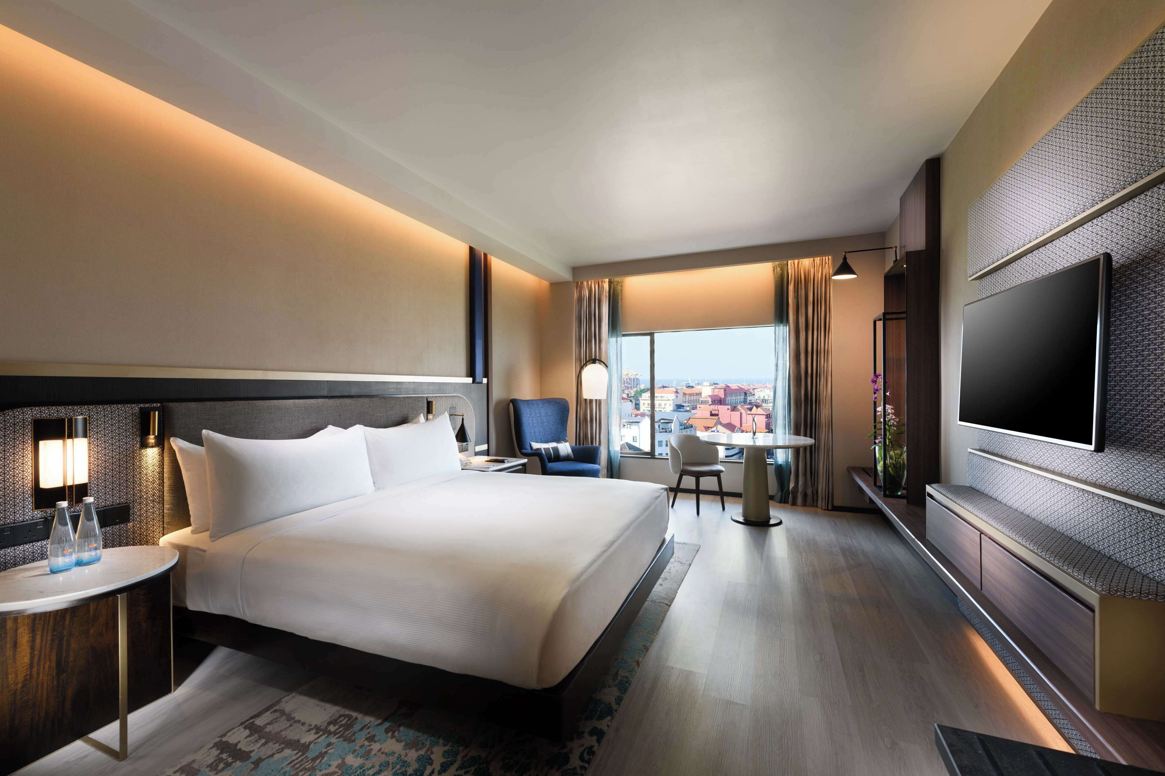 Hypo-allergenic bedding available, minibar, in-room safe, desk