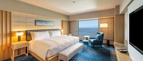 Deluxe Suite Ocean View | Living area | 1-inch flat-screen TV with digital channels, TV