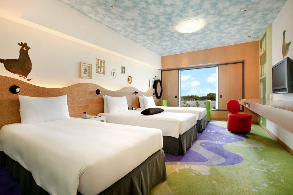 ห้องพัก (Happy Magic Room, Park) | ตู้นิรภัยในห้องพัก, โต๊ะทำงาน, ผ้าม่านกันแสง, ห้องเก็บเสียง