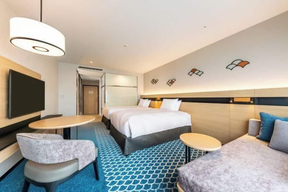 1 bedroom, in-room safe, desk, blackout drapes
