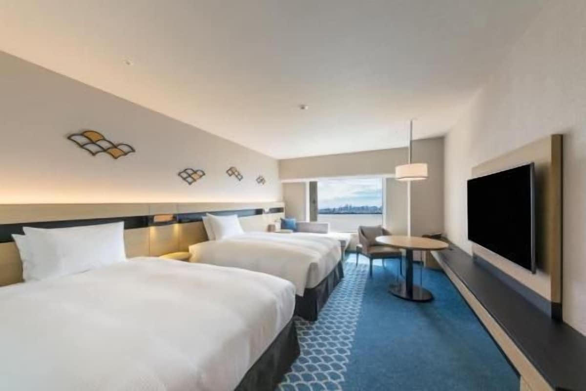 In-room safe, desk, blackout drapes, soundproofing