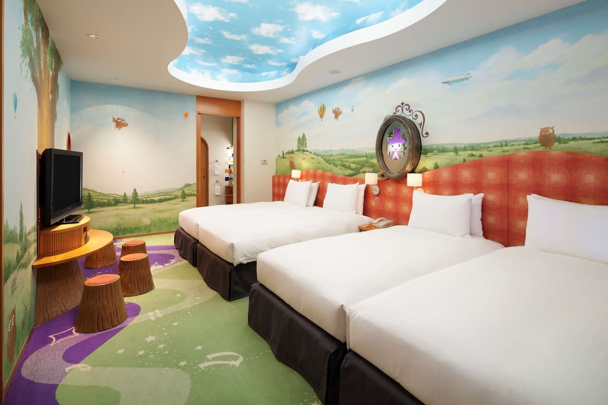 ห้องสวีท (Happy Magic Suite) | ตู้นิรภัยในห้องพัก, โต๊ะทำงาน, ผ้าม่านกันแสง, ห้องเก็บเสียง