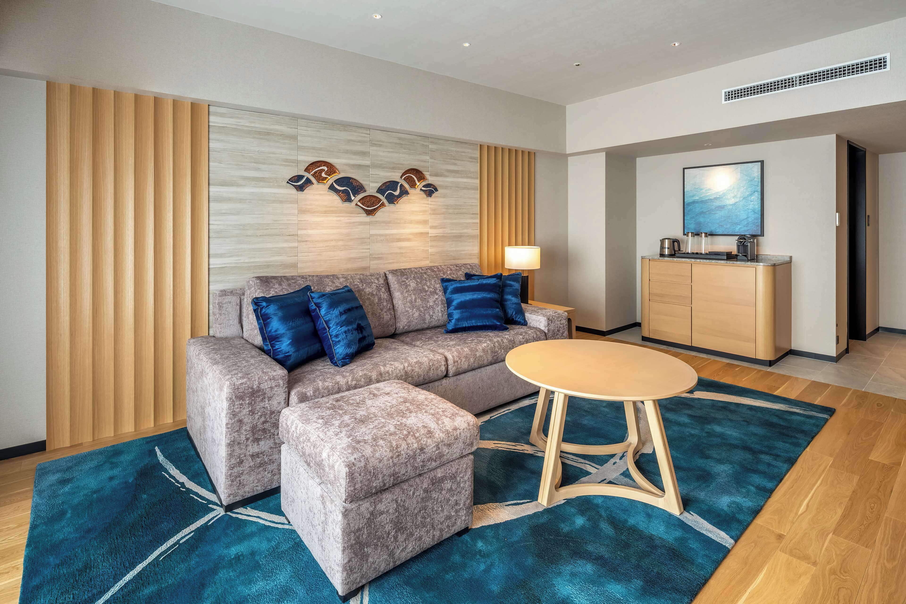 deluxe suite ocean view | living area | 1-inch flat-screen tv with digital channels, tv