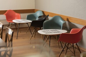Daily buffet breakfast (EUR 16.00 per person)