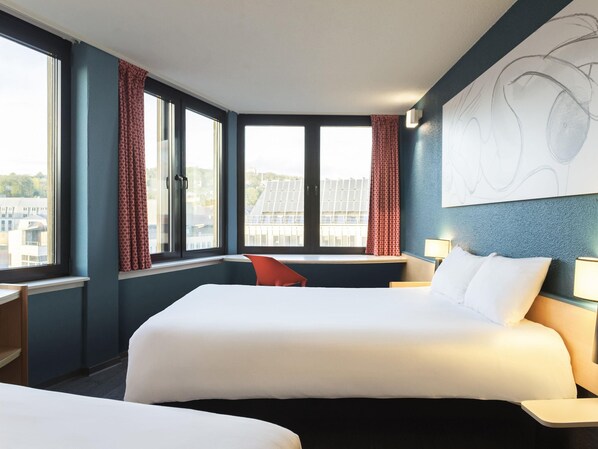 Superior Room, Multiple Beds | Premium bedding, desk, laptop workspace, iron/ironing board - ibis Liège Centre Opéra (Liege)