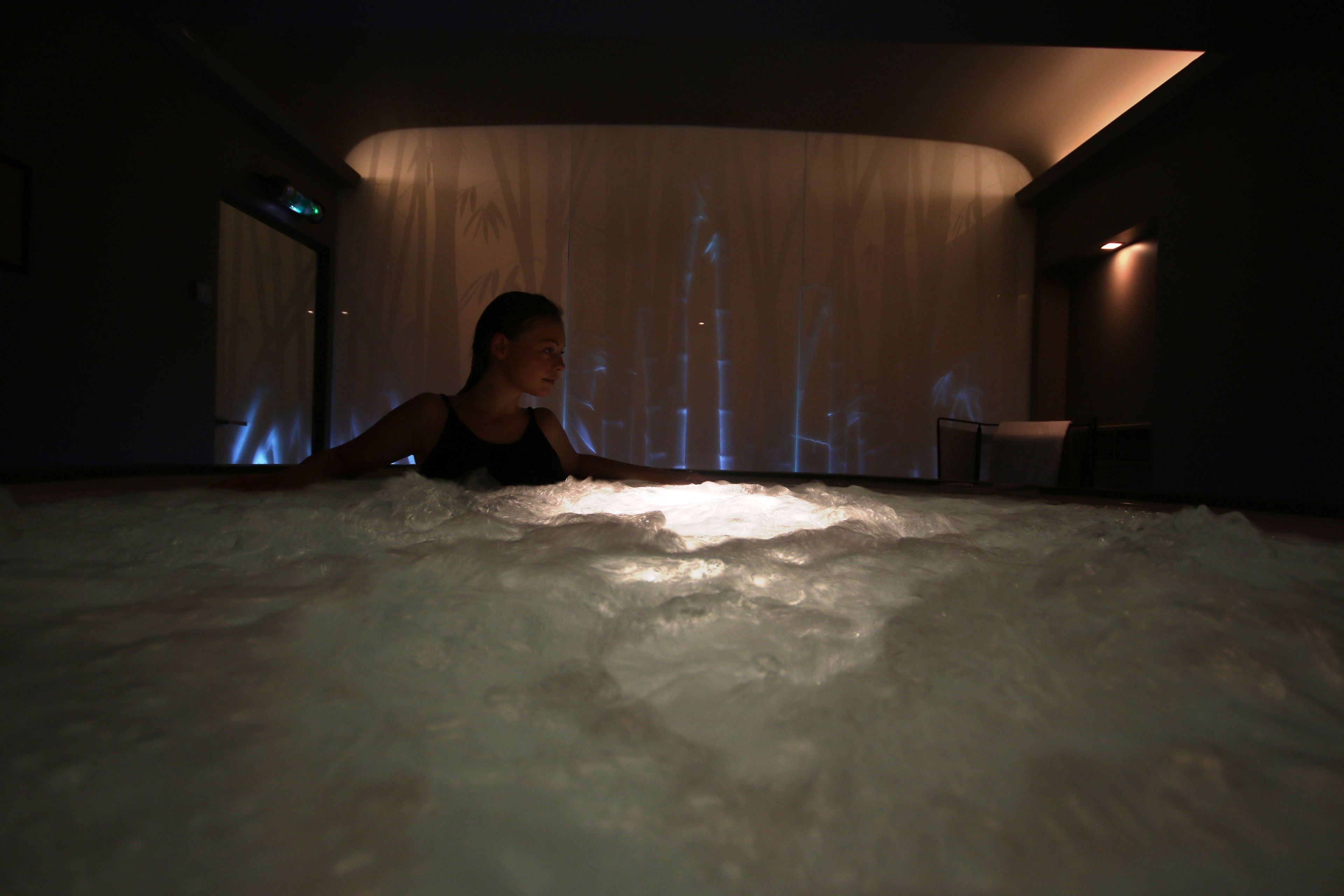 couples treatment room(s), hot tub, steam room, turkish bath/hammam