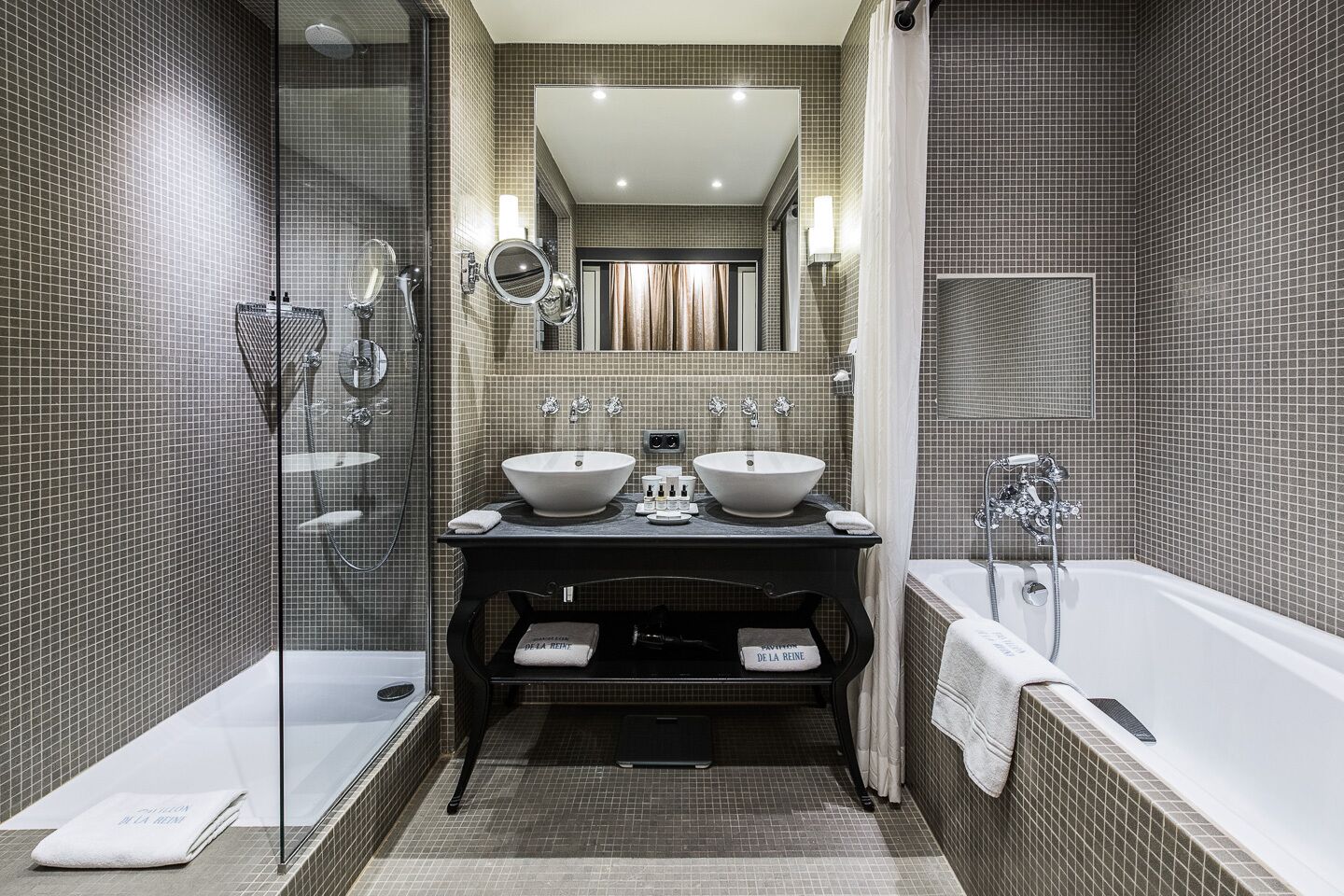 junior suite (prestige) | bathroom | designer toiletries, hair dryer, bathrobes, towels