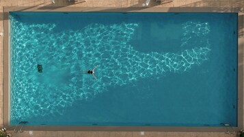 室外游泳池