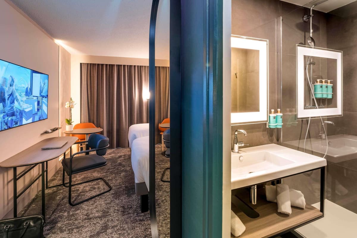 1 bedroom, premium bedding, pillow-top beds, minibar