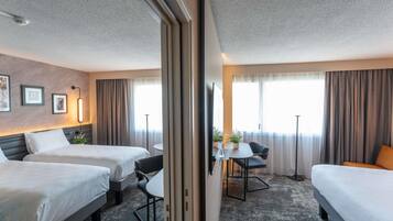 Standard-Suite, 2 Doppelbetten (Family - 2 connected rooms)