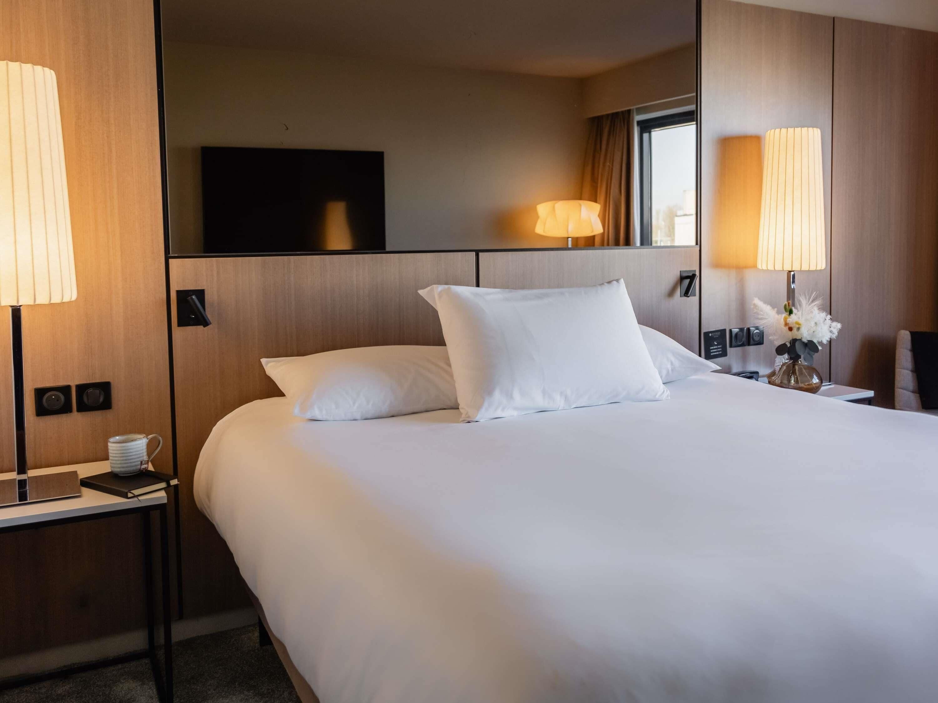 Superior Room, 1 King Bed | Premium bedding, desk, soundproofing, iron/ironing board