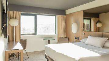 Premium bedding, in-room safe, desk, soundproofing