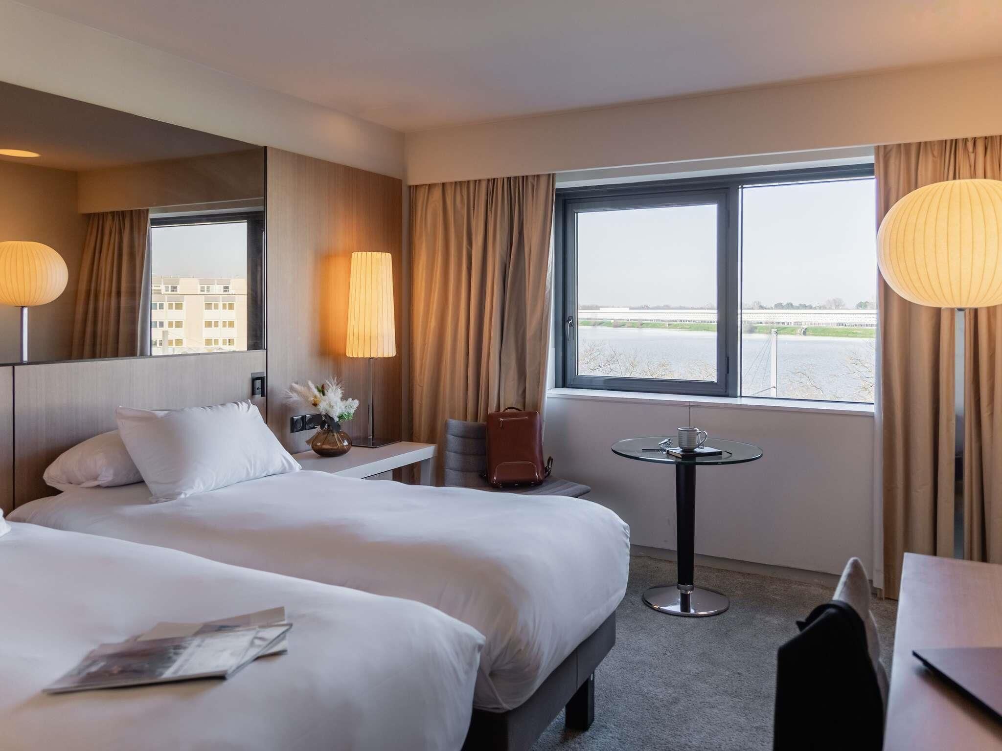 Premium bedding, in-room safe, desk, soundproofing
