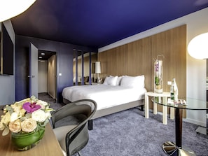 고급 침구, 책상, 방음 설비, 다리미/다리미판