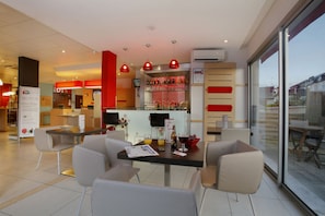 Bar (en el alojamiento)