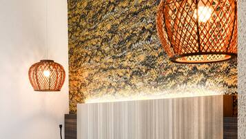 Habitación Deluxe, 1 cama King size, para no fumadores (Twin bed on request) | Ropa de cama de alta calidad y caja de seguridad en la habitación