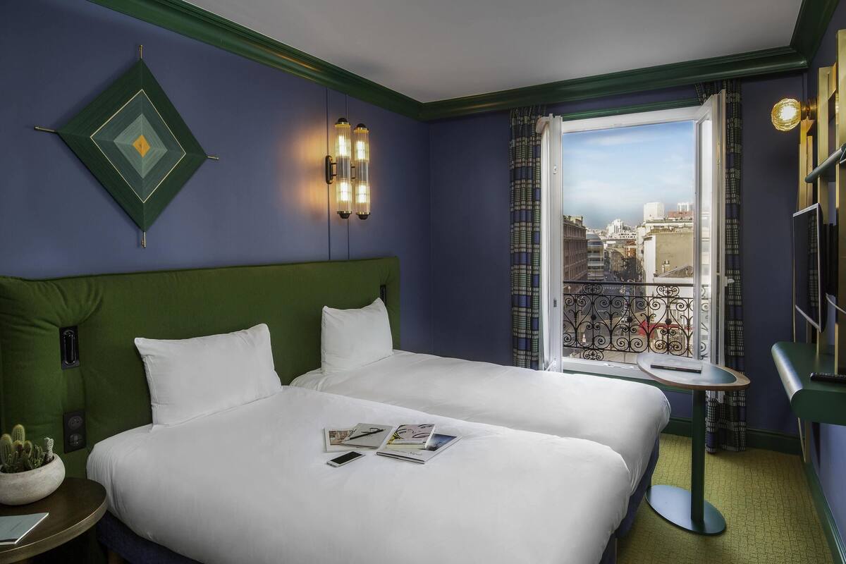 Standard Room, 2 Single Beds | 1 bedroom, premium bedding, laptop workspace, blackout curtains