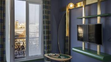 1 bedroom, premium bedding, laptop workspace, blackout drapes