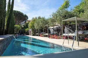 Piscina externa sazonal