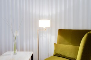 Ropa de cama de alta calidad y artículos del minibar gratis 