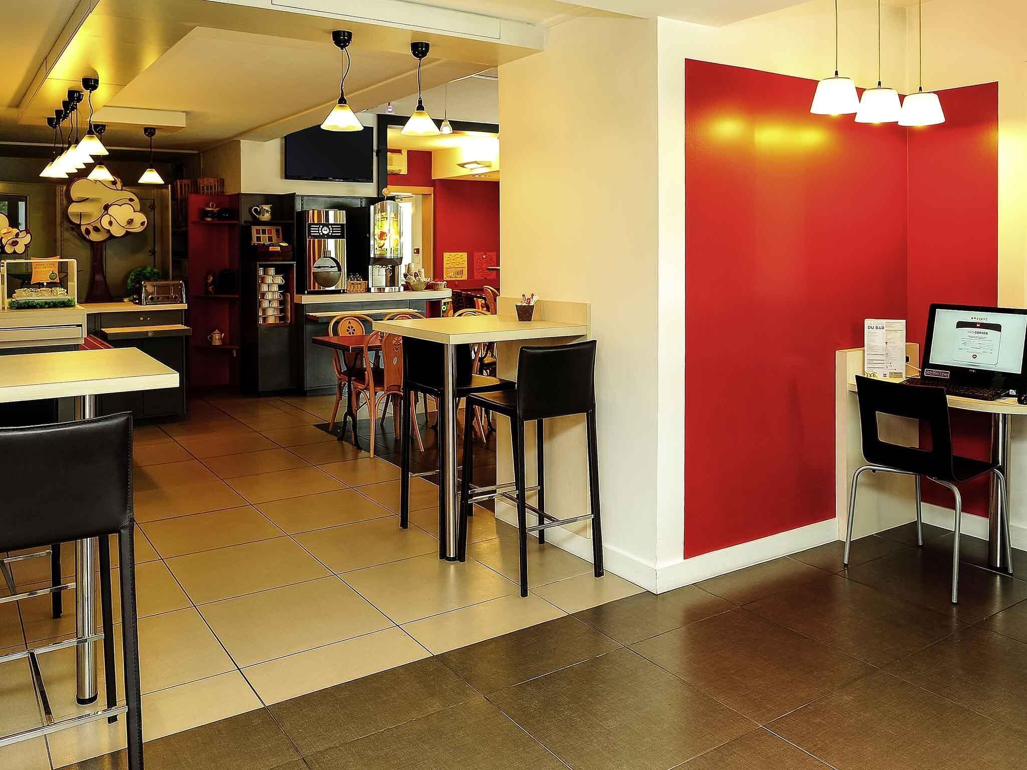 Bar (in der Unterkunft)