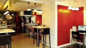 Bar (on property) - ibis Lyon Est Beynost A42 (Beynost)