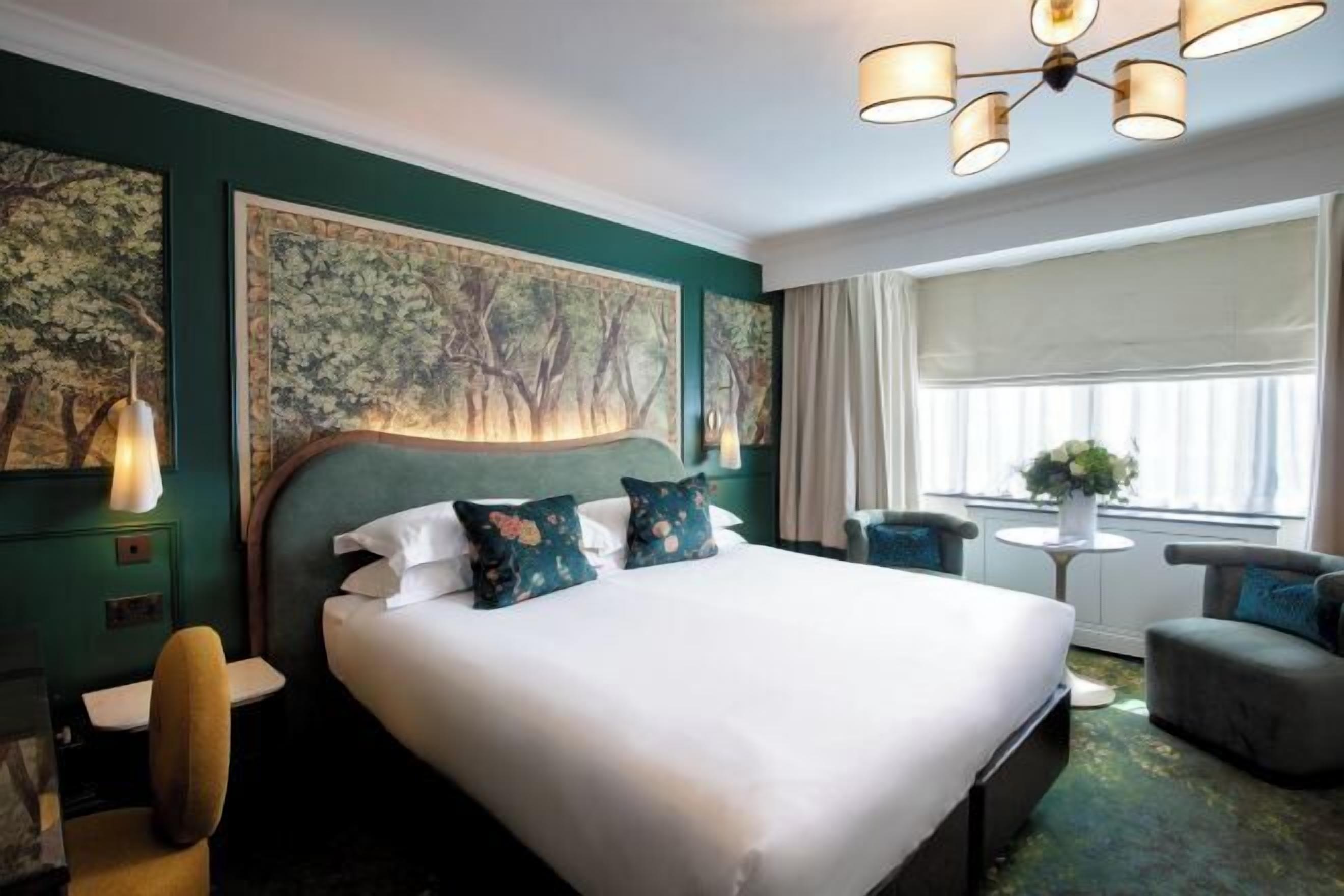 Hypo-allergenic bedding, minibar, in-room safe, individually decorated