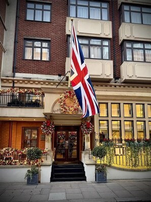 Front of property - The Capital Hotel, Apartments & Townhouse - Small Luxury Hotels of The World (London)
