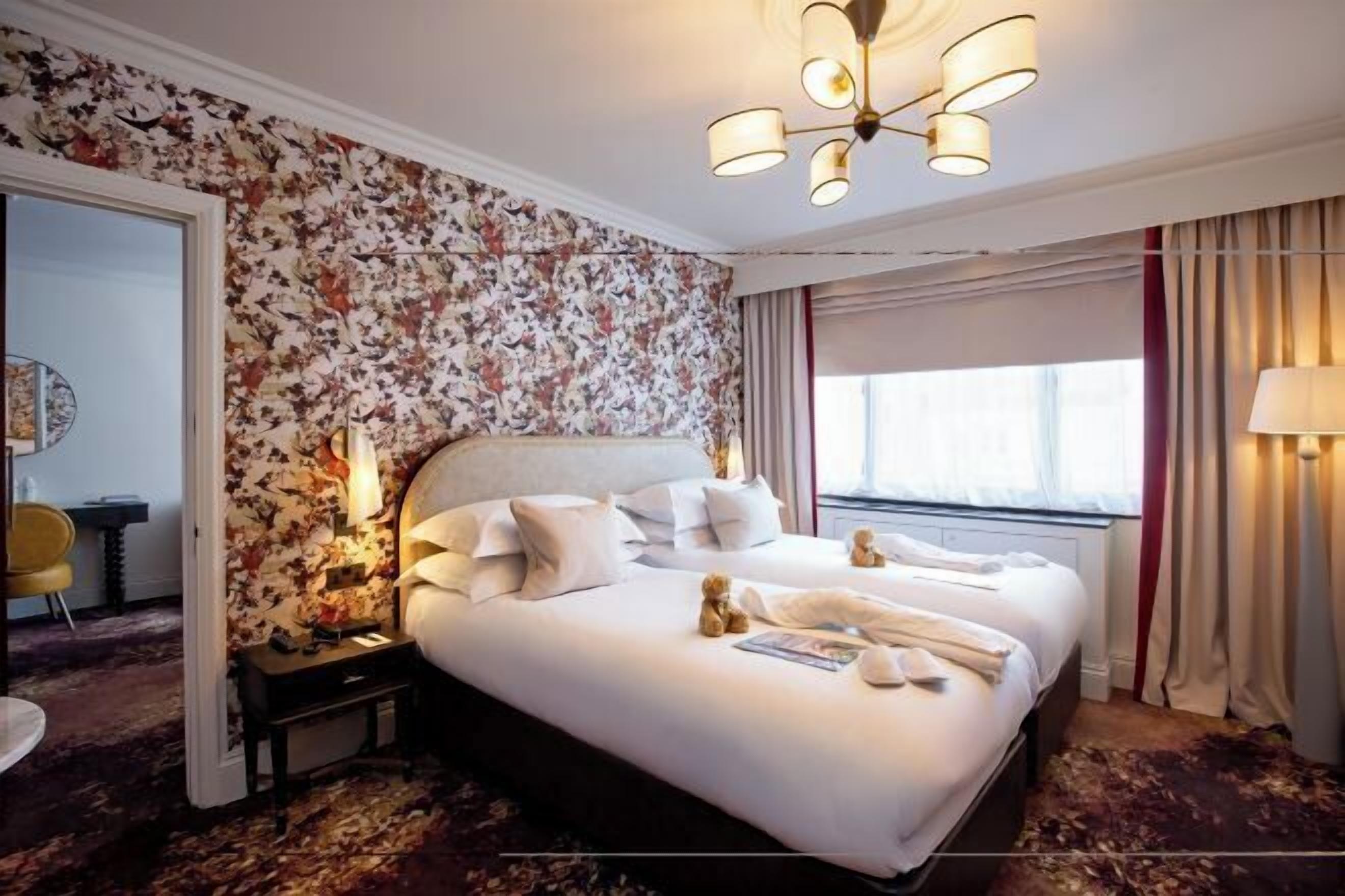 Hypo-allergenic bedding, minibar, in-room safe, individually decorated