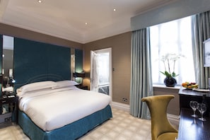 Capital Townhouse Classic Room | Egyptian cotton sheets, premium bedding, minibar, in-room safe