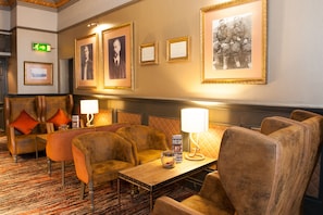 Bar lounge