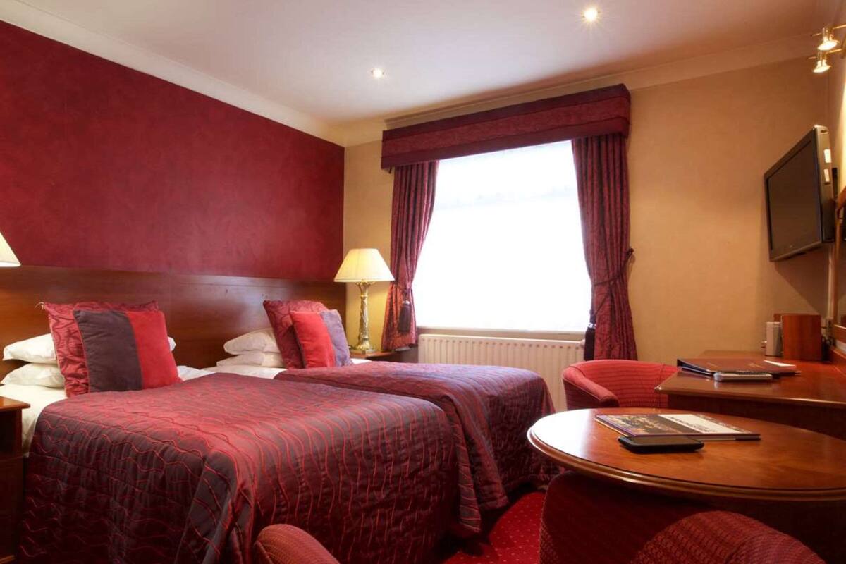 In-room safe, desk, iron/ironing board, free WiFi