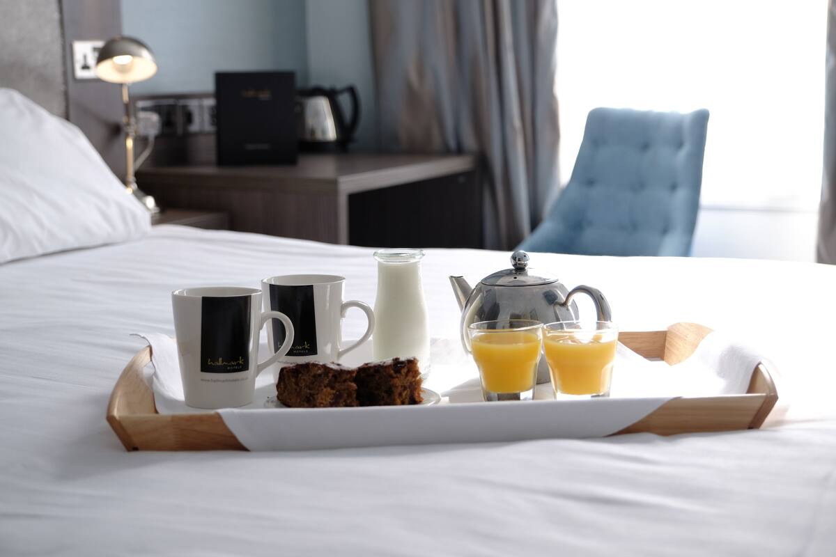 In-room safe, desk, iron/ironing board, free WiFi