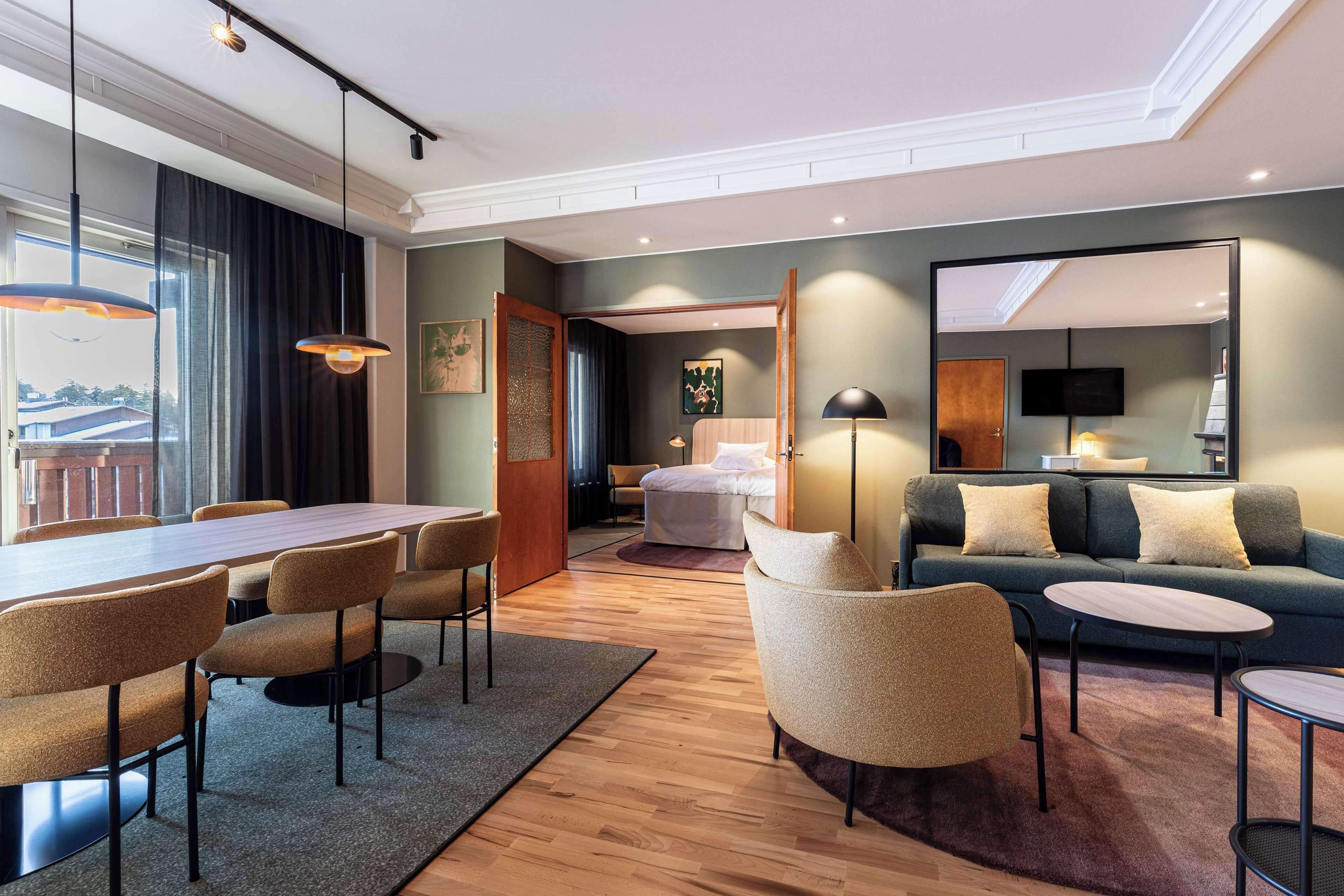 Presidential Suite, Multiple Beds | Desk, free cribs/infant beds, free WiFi, bed sheets