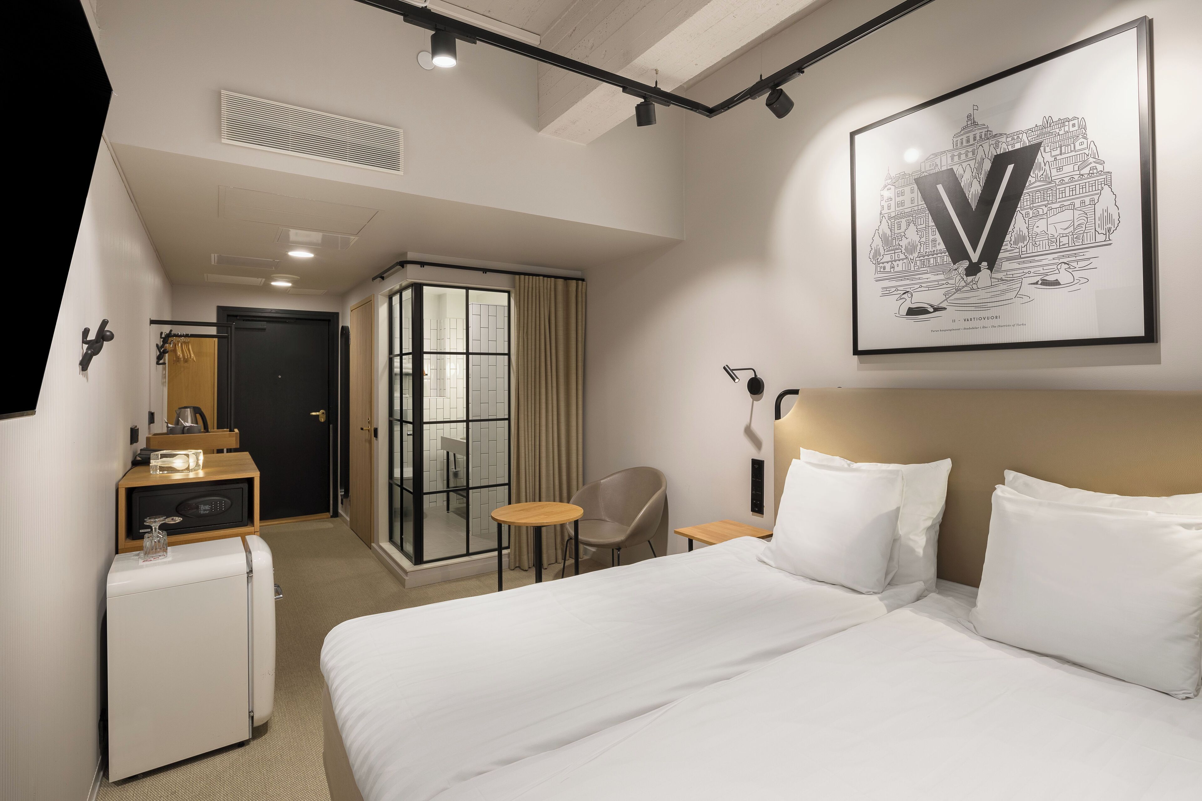 hypo-allergenic bedding, in-room safe, blackout curtains