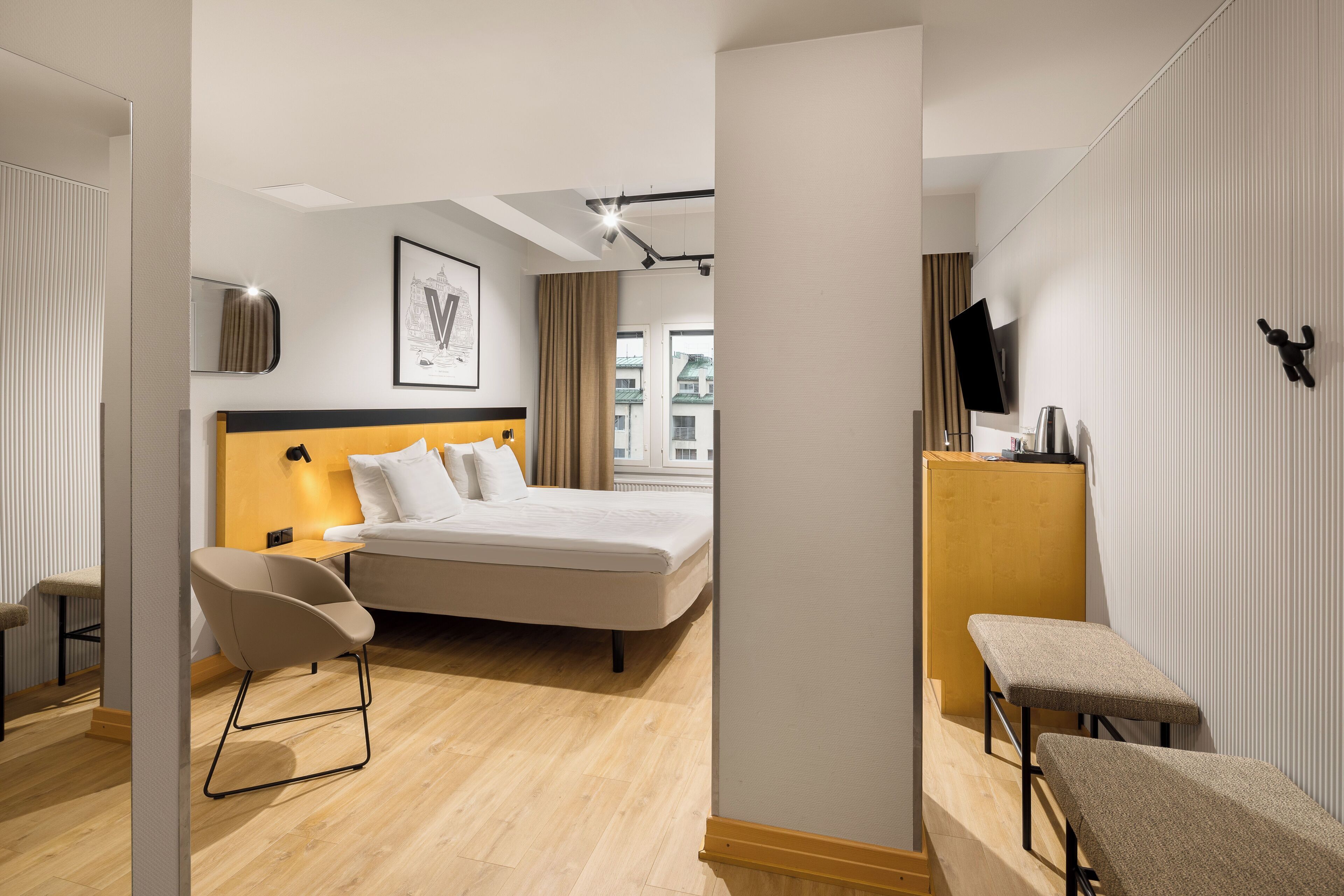 Allergiatestatut vuodevaatteet, tallelokero huoneessa, pimennysverhot