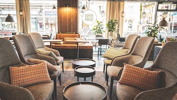 2 bar/dinlenme salonu, çatı barı
