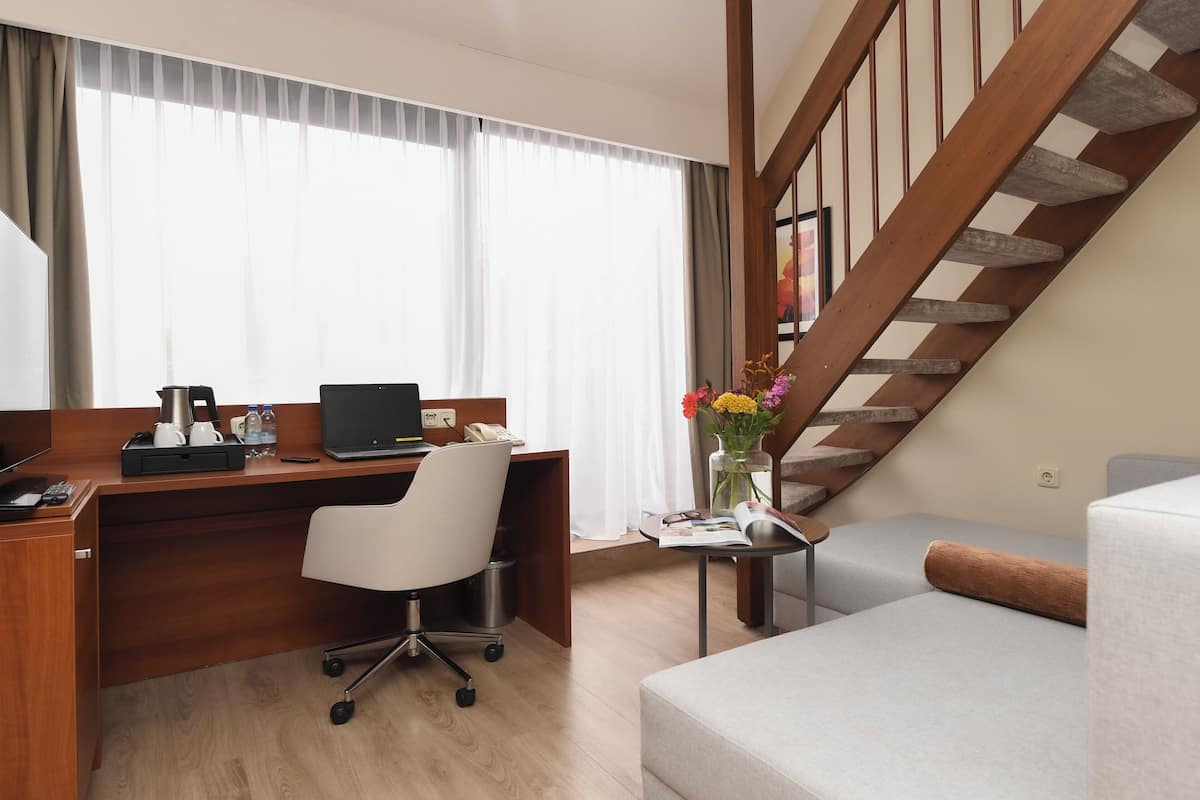 Loft Standard, 1 très grand lit (with Loft) | Minibar, coffre-fort, bureau