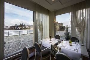 2 restaurants, breakfast, lunch, dinner served; Mediterranean cuisine