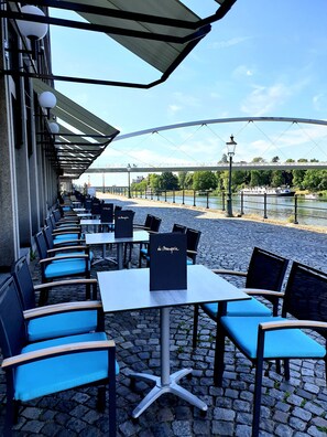 Terrace/patio - Crowne Plaza Maastricht by IHG (Maastricht)